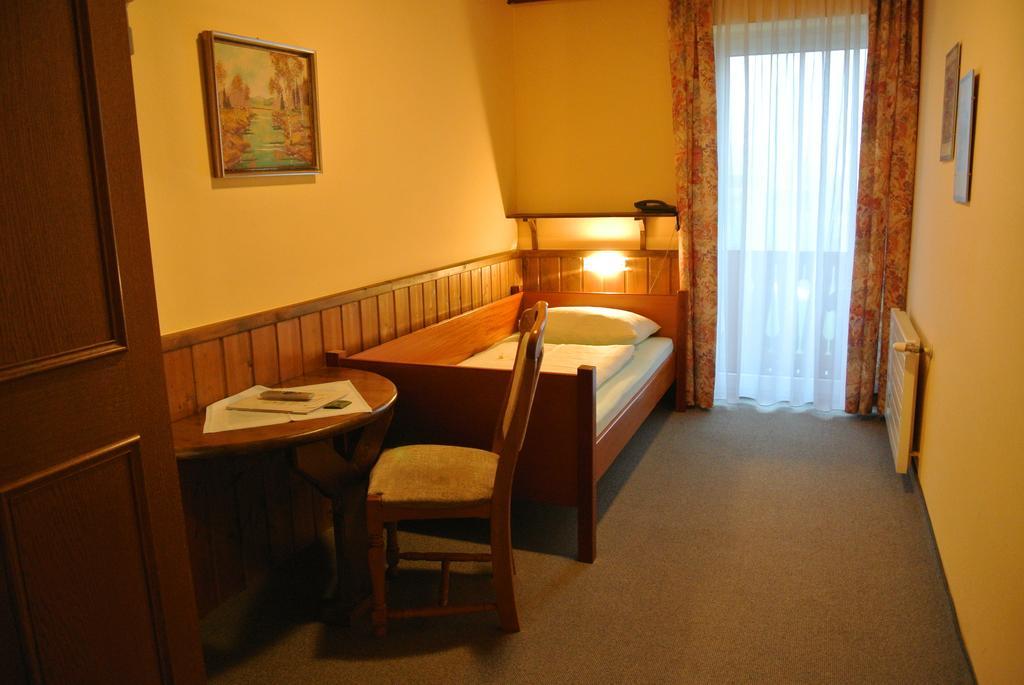 Kirchenwirt Gosau Hotell Exteriör bild